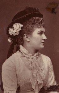 Nelly Brombley av English Photographer