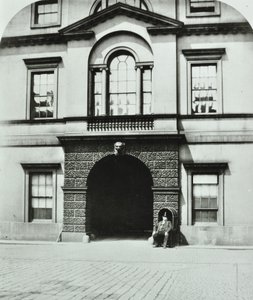 Northumberland House, Charing Cross, Westminster LB: gårdsplass, 1880 av English Photographer