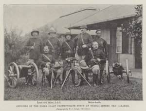 Offiserer fra Niger Coast Protectorate Force ved hovedkvarteret, Old Calabar av English Photographer