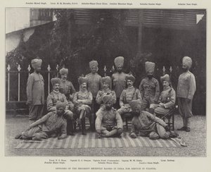 Offiserer av regimentet nylig oppvokst i India for tjeneste i Uganda av English Photographer