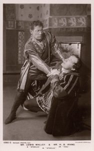 Othello struper Iago, Lewis Waller og HB Irving (s/hvitt-bilde) av English Photographer