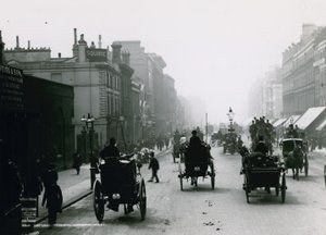 Oxford Street, London; ser vestover av English Photographer