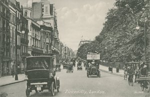 Piccadilly, London av English Photographer
