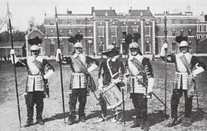Pikemen fra Honorable Artillery Company, London (s/hv-bilde) av English Photographer