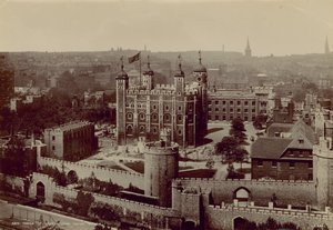 Postkort med et bilde av Tower of London av English Photographer
