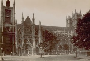 Postkort med et bilde av nordsiden av Westminster Abbey av English Photographer