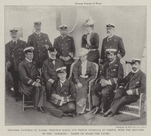 Prinsesse Victoria av Wales, prinsesse Marie og prins Nicholas av Hellas, med offiserene fra Osborne, tatt om bord på yachten av English Photographer