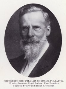 Prominent Men of London: Professor Sir William Crookes (s/hv-bilde) av English Photographer