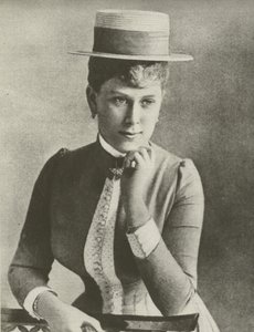 Queen Mary, 18 år gammel, iført en båtfører (s/hvitt-bilde) av English Photographer