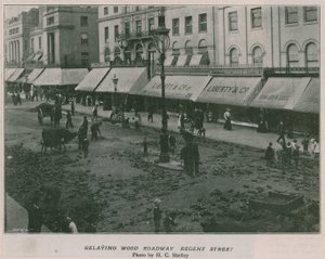 Videresending av trevei Regent Street av English Photographer