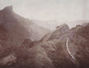 Reverseringsstasjon og Dukes Nose, Poona Ghat (farget bilde) av English Photographer