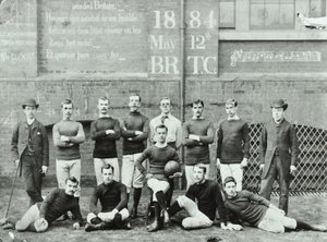 Rosendale Road School: fotballag, 1884 av English Photographer