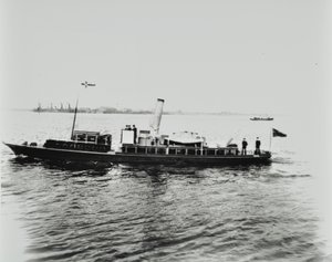 S.S. Beatrice, et skip på Themsen, 1898 av English Photographer