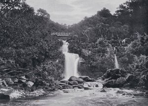 Skottland: Inversnaid Falls, Loch Lomond (s/hvitt bilde) av English Photographer