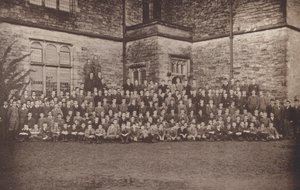 Sedbergh: Group of Boys (s/hvitt-bilde) av English Photographer