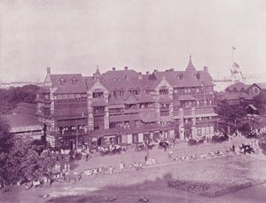 Sirdars Mansions, Bombay av English Photographer