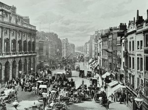Somerset House, Strand, Westminster LB: ser vestover fra Saint Mary-le-Strand, 1895 av English Photographer