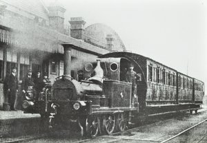 South Dock Station: et firehjulskoblet tanklokomotiv på stasjonen, 1880 av English Photographer