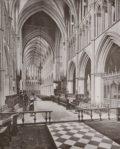 Southwark Cathedral, koret og Nave, med utsikt mot vest av English Photographer