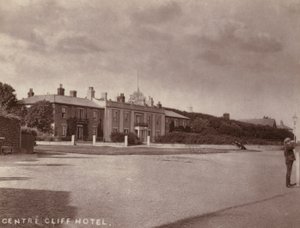 Southwold: Center Cliff Hotel (s/hvitt bilde) av English Photographer