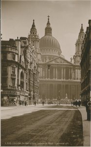 St Pauls Cathedral og Ludgate Hill, London av English Photographer