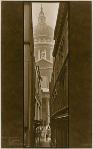 St Pauls Cathedral fra Canon Alley av English Photographer