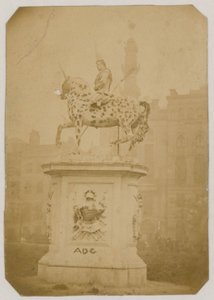 Statue av kong George I, Leicester Square, London; fotografi tatt i 1866 av English Photographer
