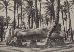 Statue av Rameses II, liggende i byen som Jeremia sa skulle være uten innbygger av English Photographer