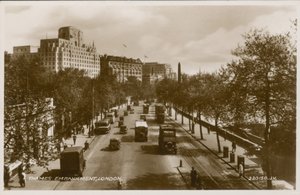 Thames Embankment, London av English Photographer