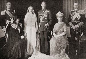 Den britiske kongefamilien i bryllupet til hertugen og hertuginnen av York, 1923, fra The Story of Twenty Five Years, publisert 1935 av English Photographer