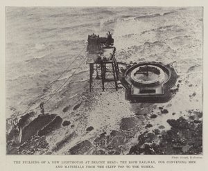 Byggingen av et nytt fyrtårn ved Beachy Head, Rope Railway, for å formidle menn og materialer fra klippetoppen til verkene av English Photographer