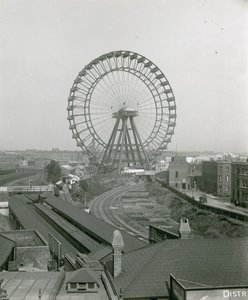 The Great Wheel, Earls Court; London av English Photographer