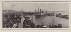 Det nye Sandon-bassenget i Liverpool, SS Oceanic i hovedinngangen til kaien av English Photographer