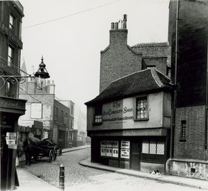 The Old Curiosity Shop, Portsmouth Street, Lincolns Inn Fields, London av English Photographer