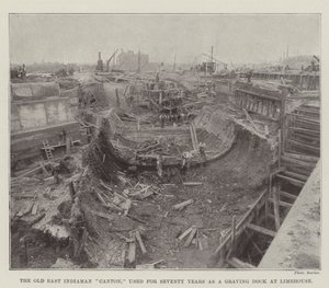 The Old East Indiaman Canton, brukt i sytti år som gravebrygge ved Limehouse av English Photographer