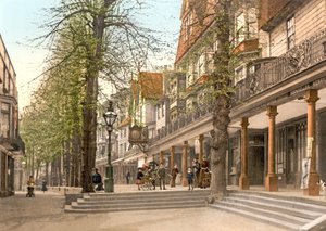 The Pantiles i Tunbridge Wells, 1890-1900 av English Photographer