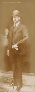 Prinsen av Wales, den fremtidige kong George V (s/hv-bilde) av English Photographer