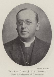 Reverend Canon JPA Bowers, ny erkediakon av Gloucester av English Photographer