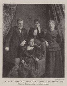 Høyre ærede RJ Seddon, hans kone og døtre, besøker England for kroningen av English Photographer