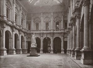 The Royal Exchange, Interiør av English Photographer