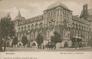 Royal School of Needlework, Kensington, London av English Photographer