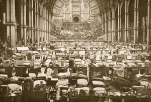 The Sleeping Hall, Alexandra Palace, illustrasjon fra tyske fanger i Storbritannia (fotogravyr) av English Photographer
