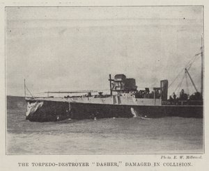 Torpedo-Destroyer Dasher, skadet i kollisjon av English Photographer