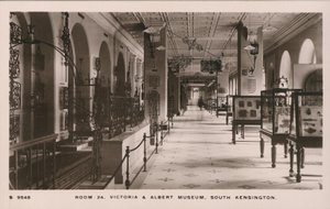 Victoria and Albert Museum, South Kensington, London av English Photographer