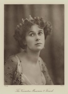 Viscountess Massereene og Ferrard (s/h-foto) av English Photographer