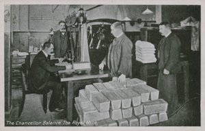 Kanslerbalansen ved Royal Mint, London av English Photographer