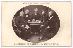 Komiteen til British Charitable Fund, bistår de fattige under beleiringen av Paris (1870-1871) (s/hvitt-bilde) av English Photographer