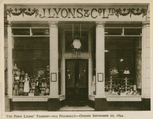 Den første Lyons Teashop av English Photographer