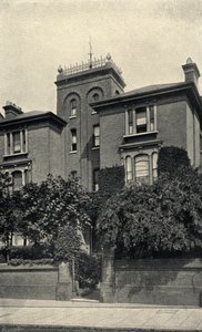 Hjemmet til Theodore Watts-Dunton (1832-1914) i Putney Hill av English Photographer