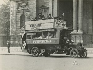 Union Jack Omnibus av English Photographer